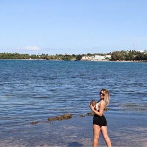 Meet your Posher, Tiara